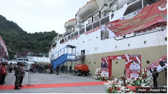 TNI - Polri Jadikan KM Tidar untuk Isolasi Terpusat di Jayapura